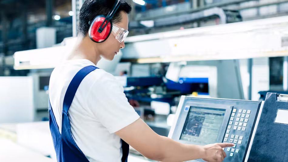 695bee1ccc8def9c6271c52c-dreamstime_m_62651237